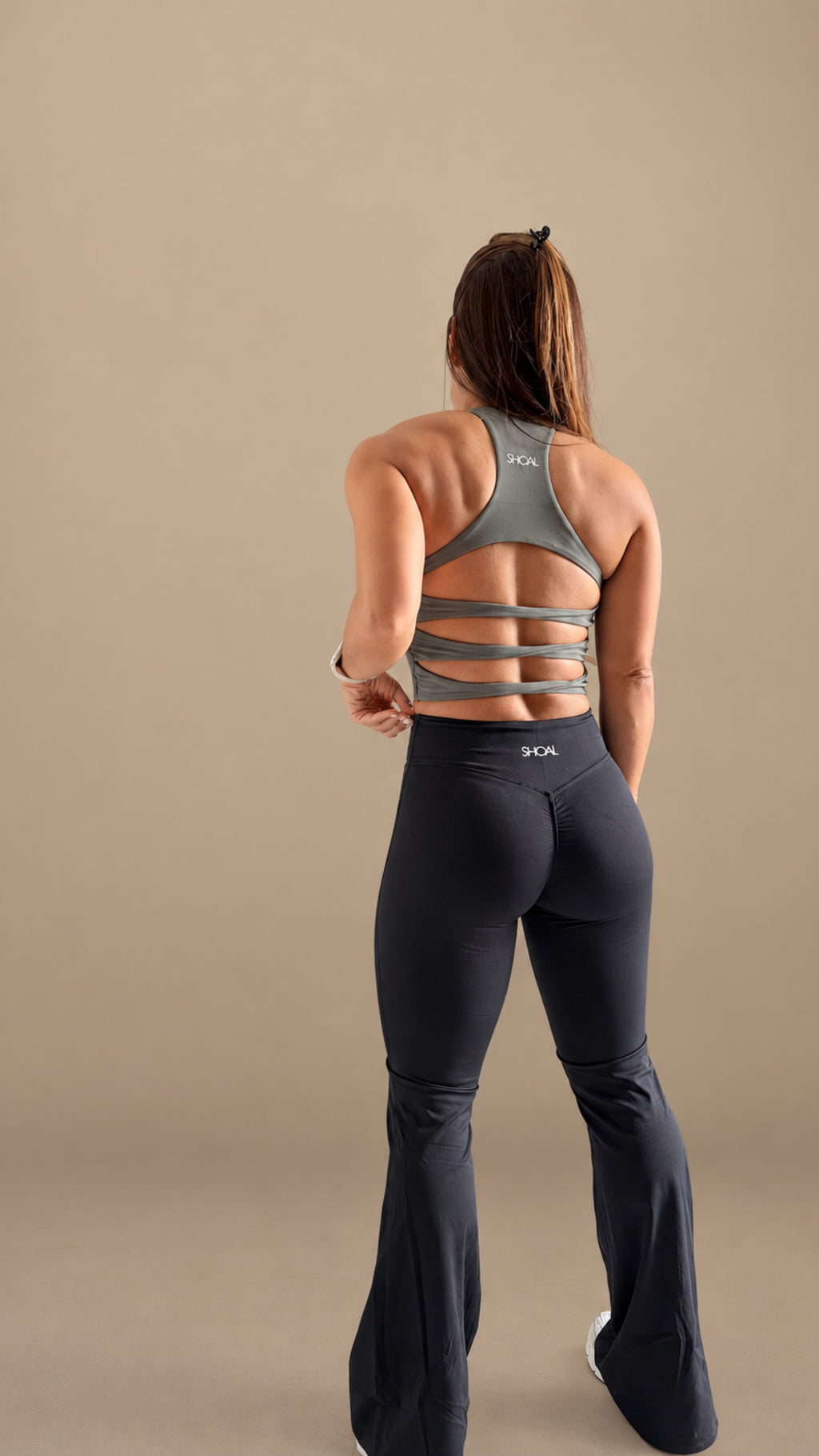 Cami Top de Shoal, espalda abierta de tiras con leggings