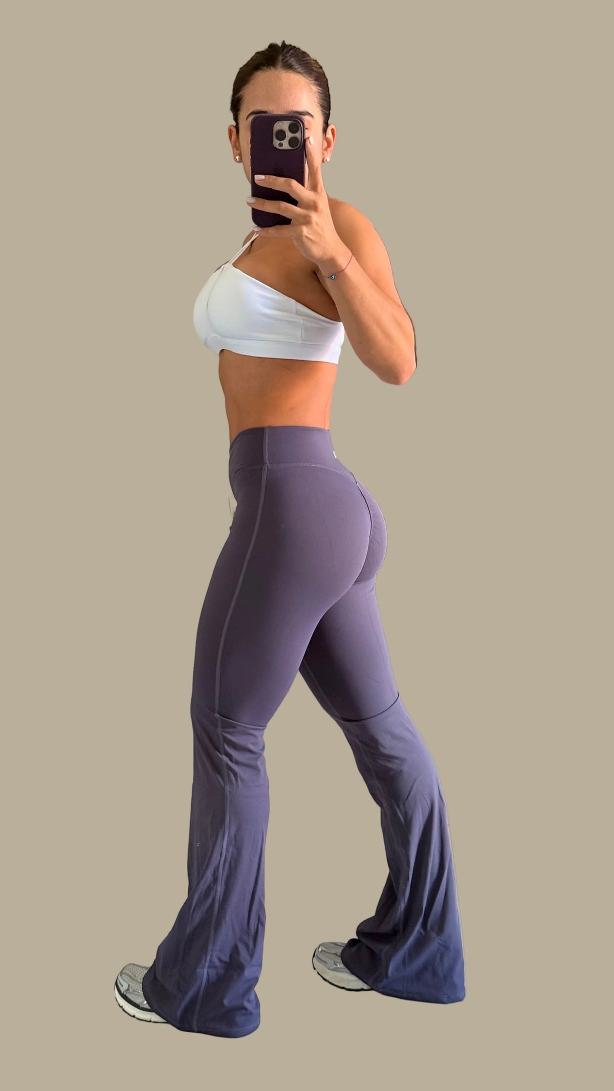 Cold Flare Leggings color Gris Lila, vista lateral estilo flare